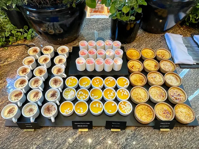 提拉米蘇,椰香意式奶凍及法式焦糖燉蛋