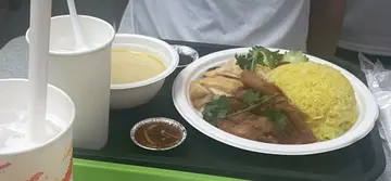 海南鸡饭拼猪颈肉plus 椰汁冰