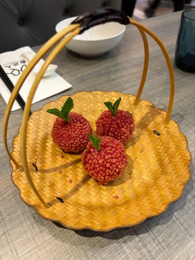 鮮荔枝球  （3件）