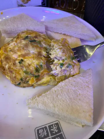 吞拿鱼蛋饼多士