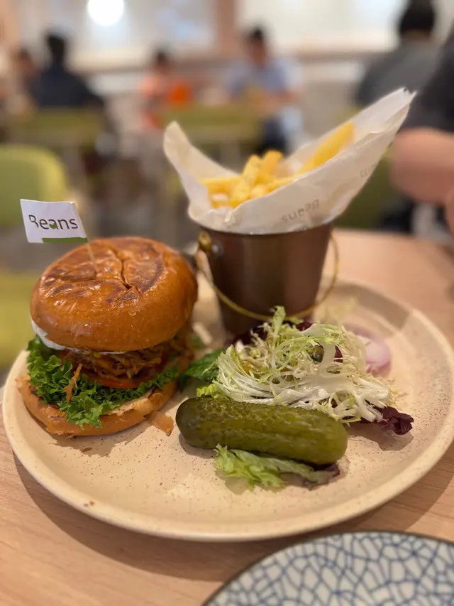 手撕豬仔骨漢堡