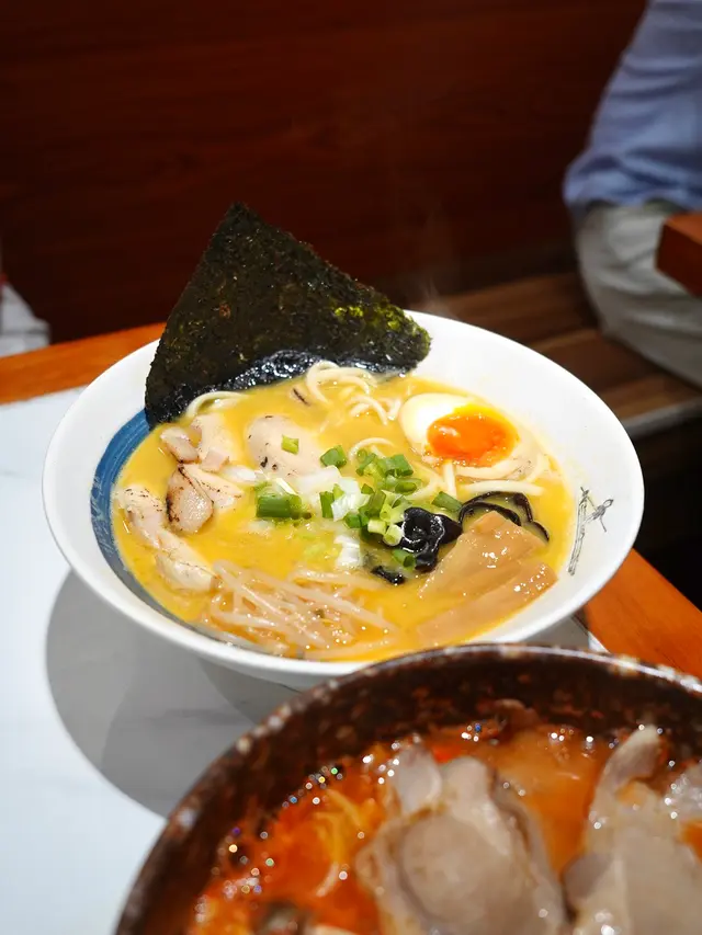 低溫慢煮雞肉醬油味雞白湯烏冬
