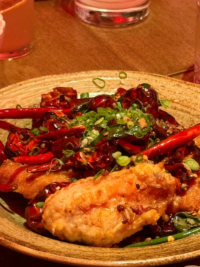 好似食緊十二味嘅辣子雞丁,味道不錯,但一樣,唔值得俾咁貴食十二味。