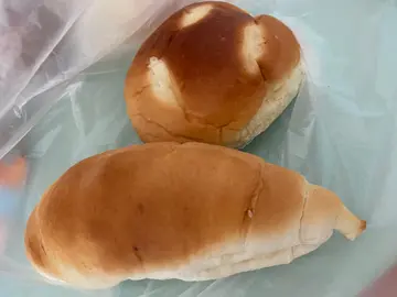 咸猪$7， 吞拿鱼包$8