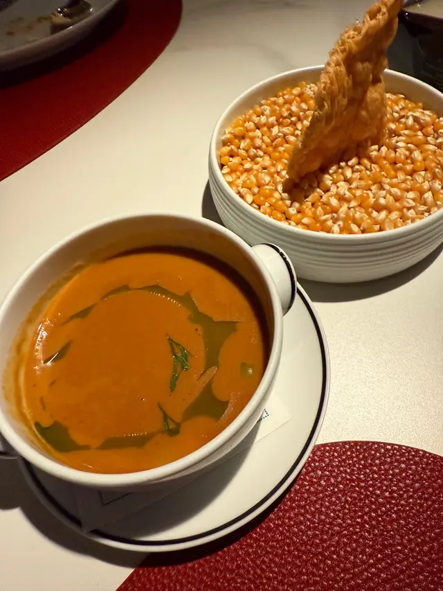 龍蝦湯，味道太濃有啲澀