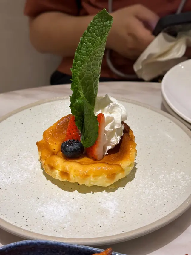 一上菜就直接搵經理退回
呢件都可以叫蛋糕？
經理表示今日見廚房焗失手喎