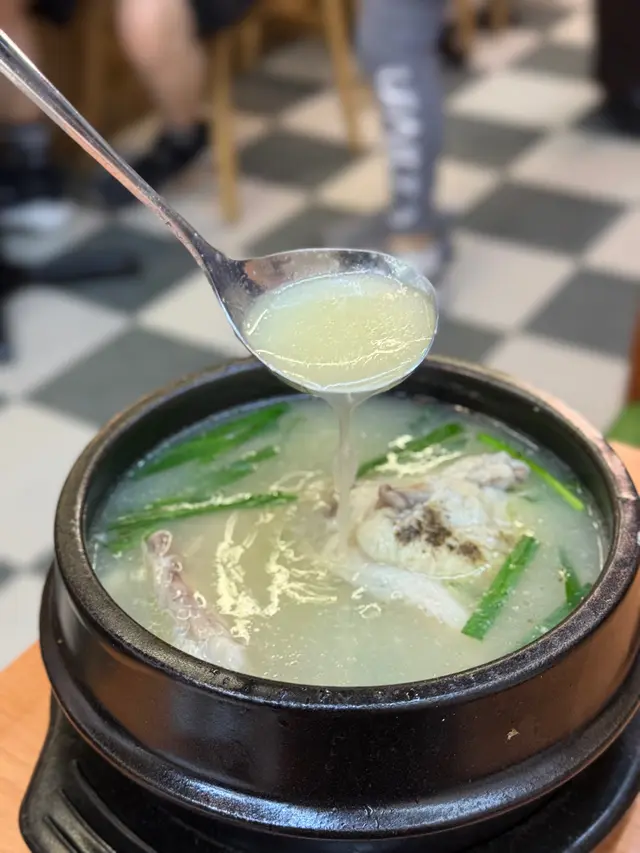 蔘雞湯(一隻)