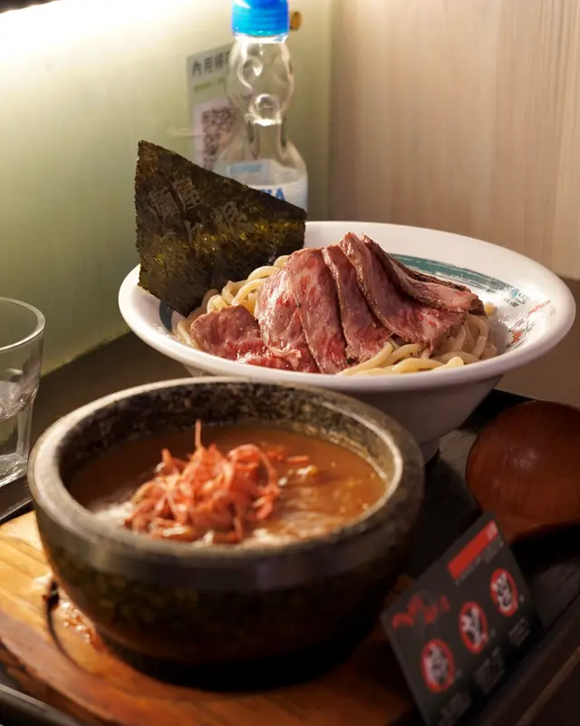 慢煮安格斯牛小排沾麵