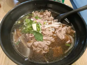 生牛肉汤河 （配汽水)