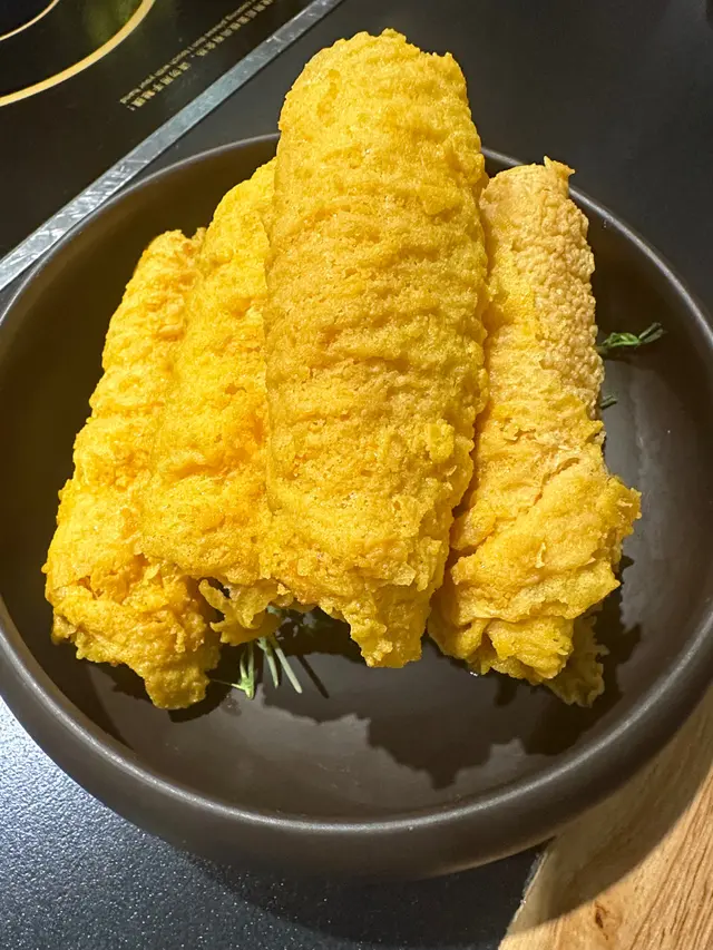 滿滿嘅鹹蛋黃, 吸左個雞湯之後非常之入味