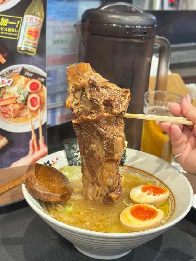 #原條豬軟骨拉麵