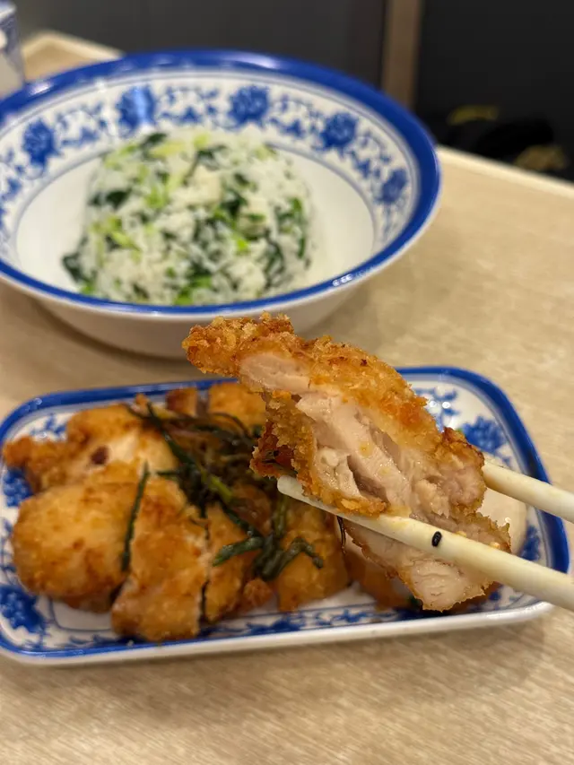 招牌炸雞扒菜飯