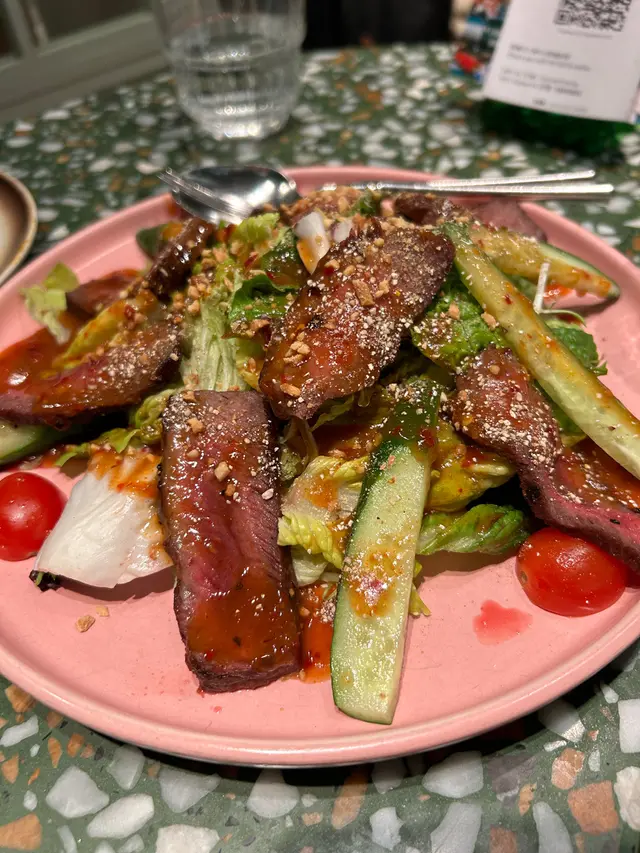 泰式燒安格斯牛小排沙律