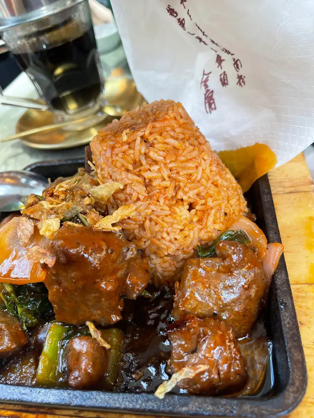 跟餐先嗌得嘅牛柳粒紅飯 仲要 另加$28