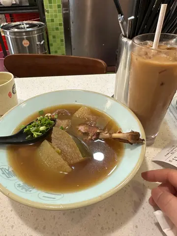 熱到爆既情況下、見到有鴨腿湯飯就試下、又幾好食喎!$52仲包飲品👍👍平靚正