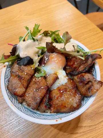 日式牛舌溫泉蛋丼