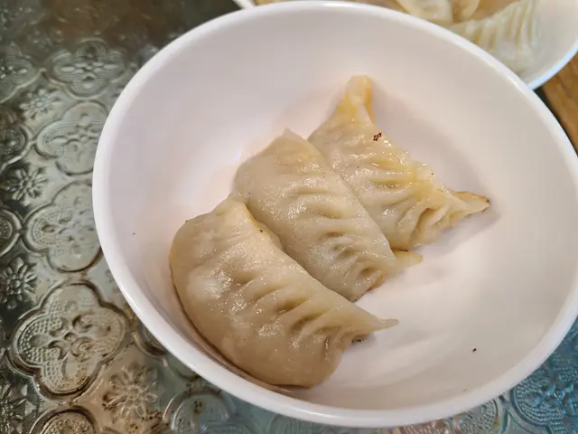 3隻鍋貼