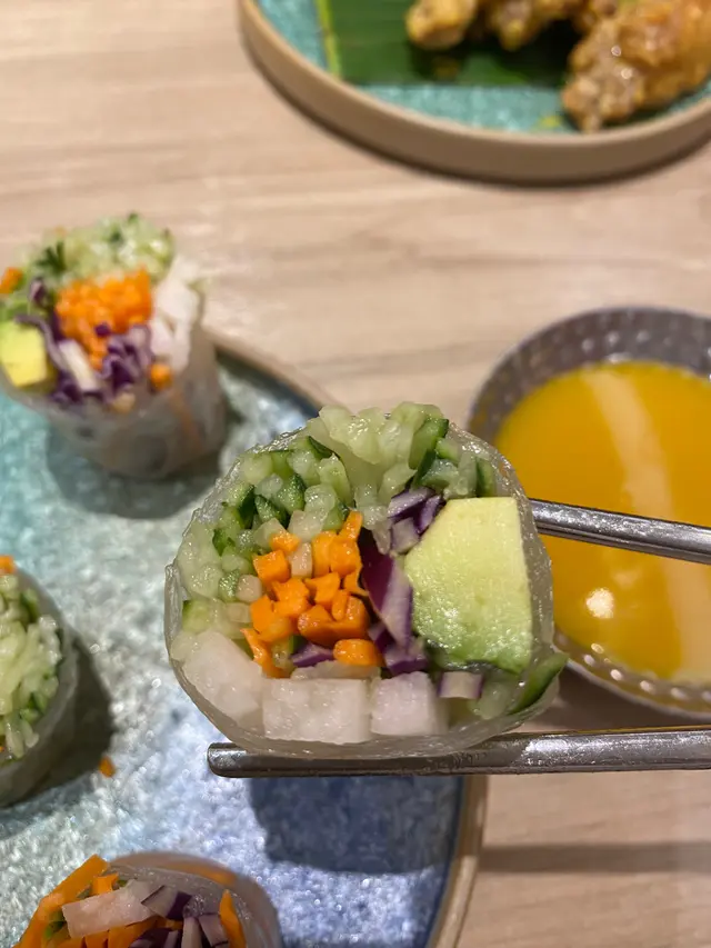 牛油果五色米紙卷