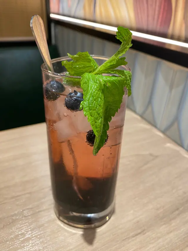 藍莓巨峰梳打特飲