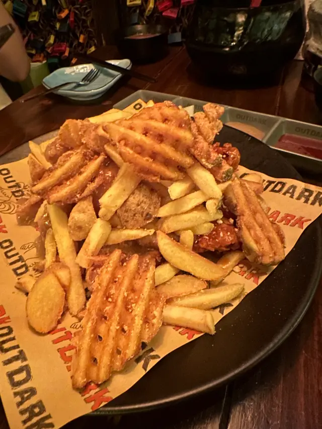 炸雞配薯條（甜辣&蜜糖香蒜）