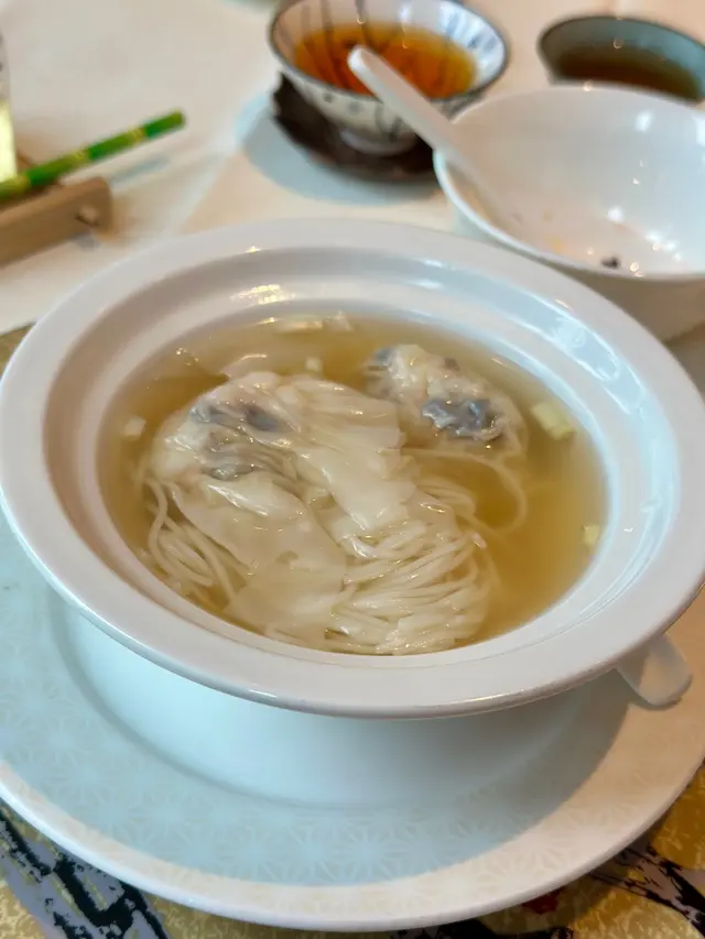 鵝肝鮮蝦水餃麵線
