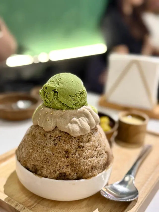 抹茶焙茶奶蓋雪花盛盤