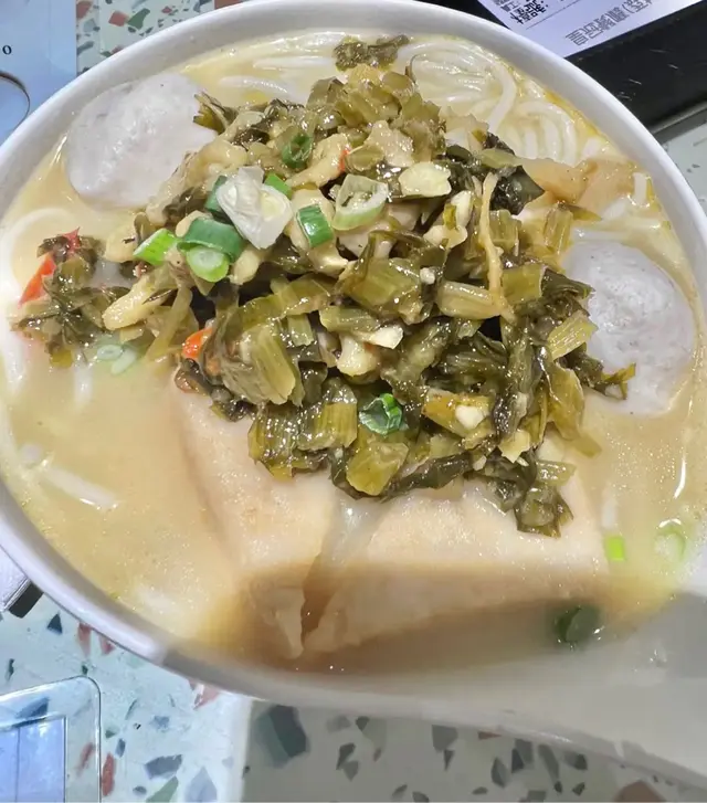 雪菜肉絲魚片頭米粉