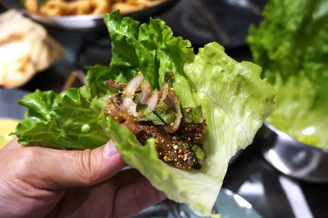 泰式豬頸肉生菜包