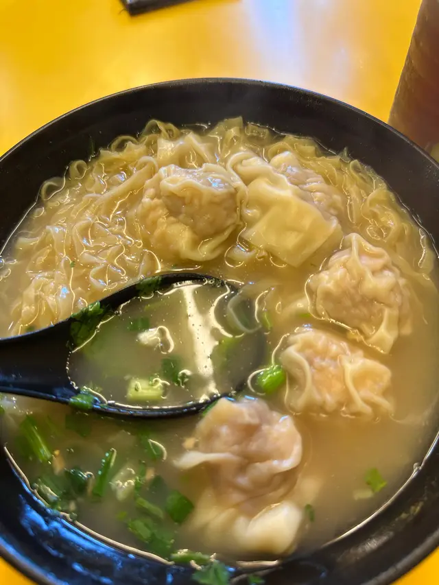 雲吞粗麵