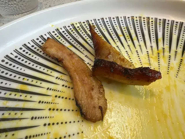 下午茶，星洲豬頸肉炒河的豬頸肉