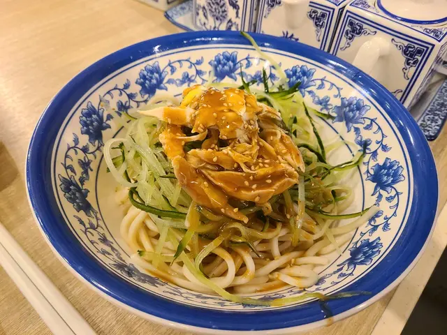 麻醬青瓜雞絲冷麵