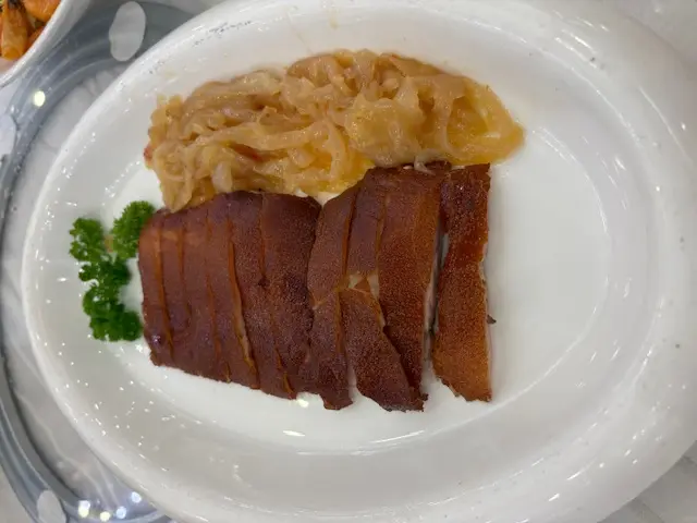 大紅豬件鑲金腰