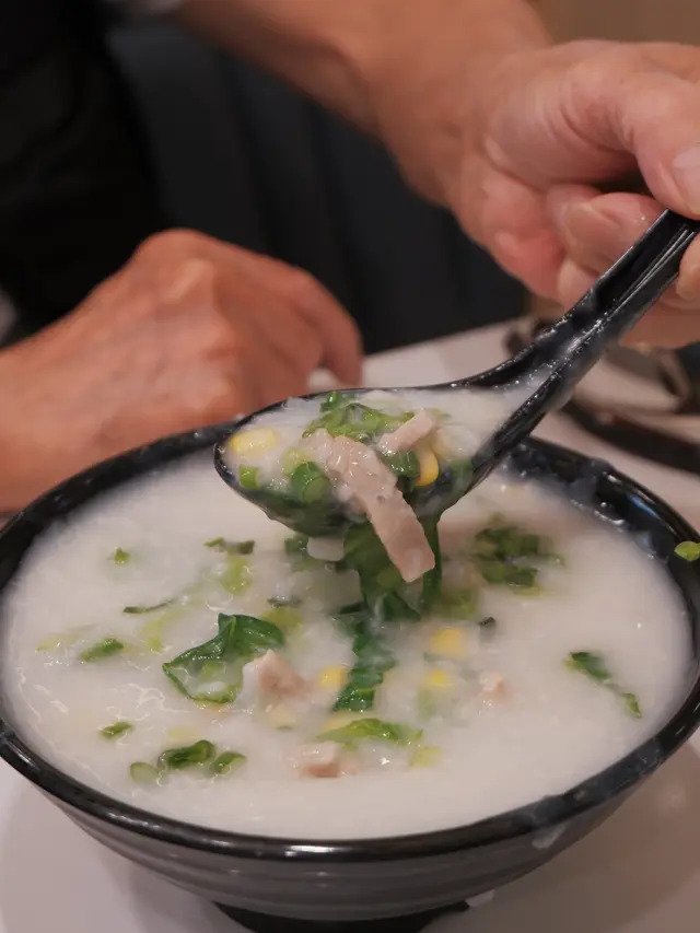 生菜栗米瘦肉粥 