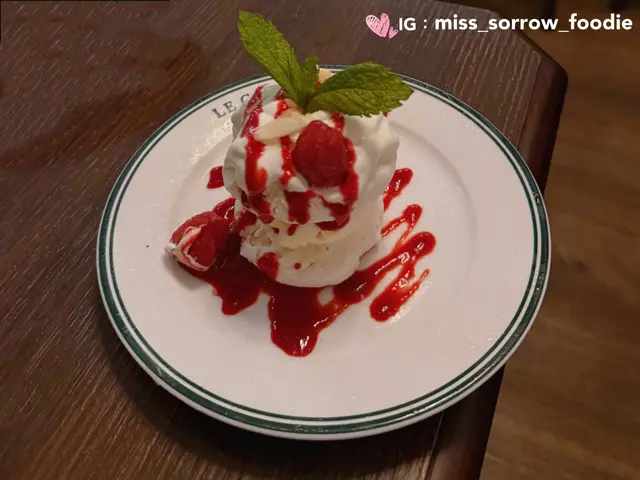Vacherin au chocolat ou aux fruits rouges