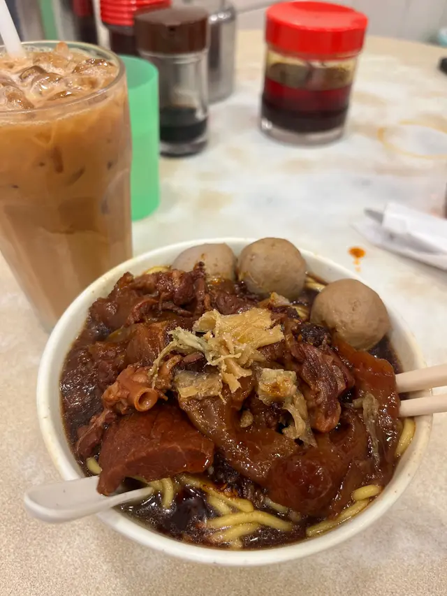 胜利牛丸牛筋面