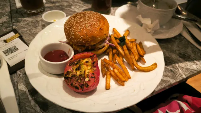 手撕雞車打芝士漢堡