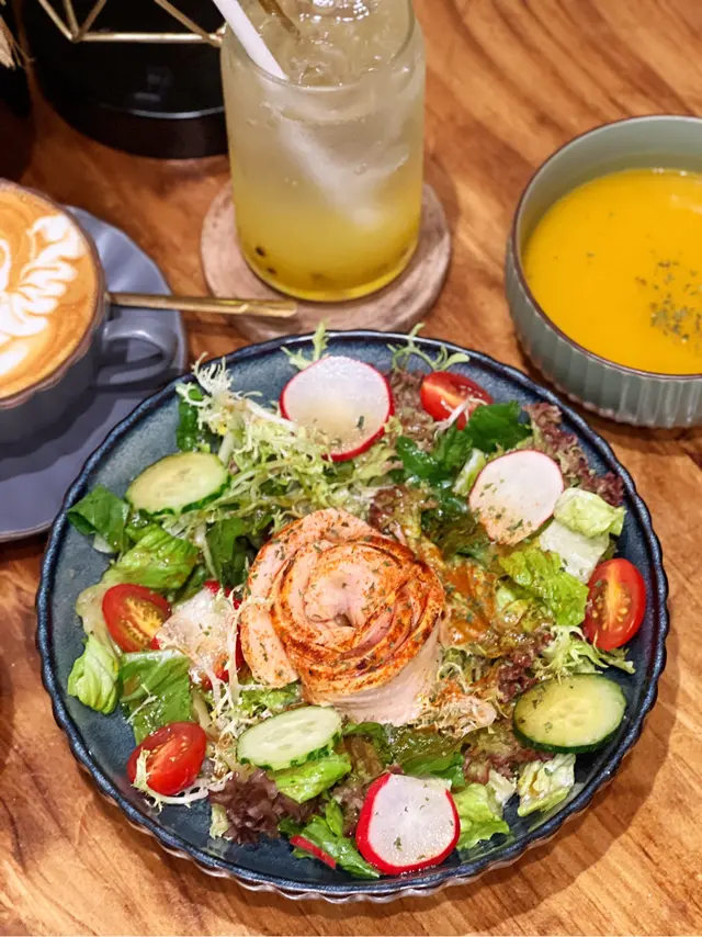 慢煮雞胸柚子汁沙律