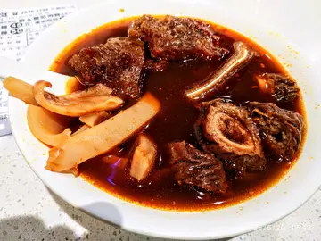 大辣豬大腸、辣豬皮、滷水豬耳、魷魚
