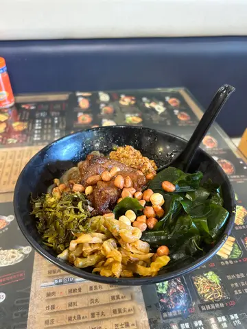 热拌红薯粉+猪软骨，螺旋藻