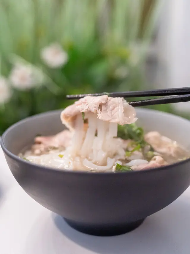 生牛肉湯河