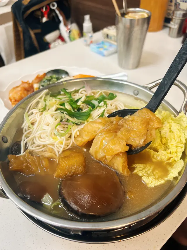 鮑汁冬菇花膠鍋