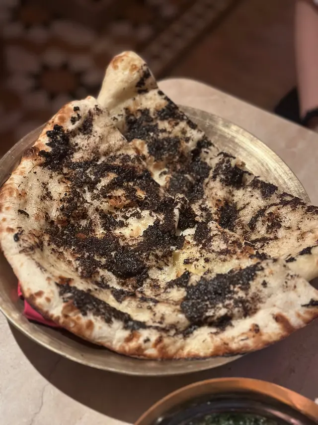Truffle Cheese Naan