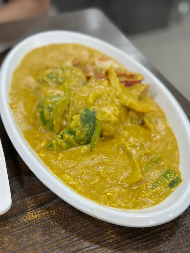 泰式黃咖喱炒雞