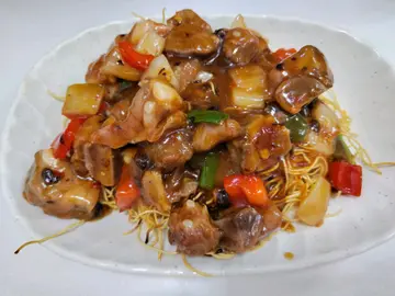 下午茶餐：豉椒排骨炒麵