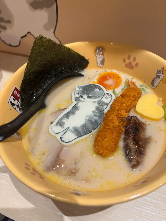 牛奶湯底味濃,足料👍🏻