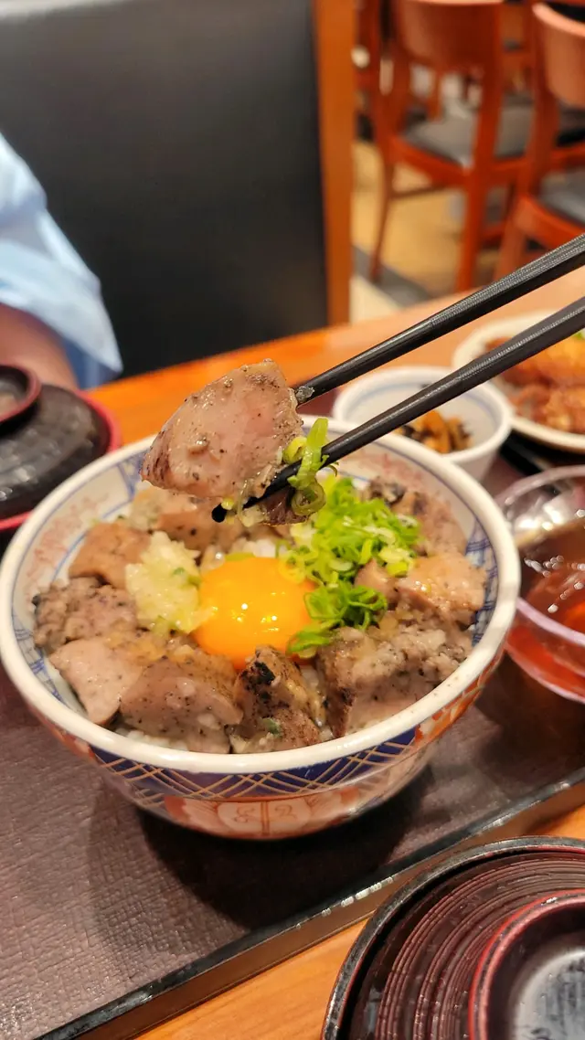 鹽燒厚切牛舌定食