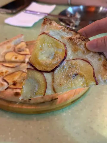 蓝芝士苹果pizza