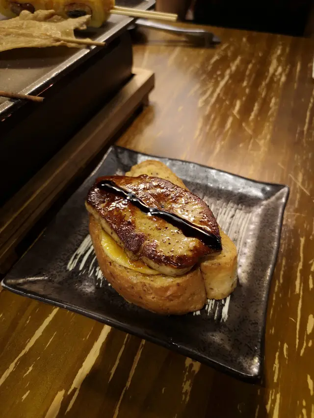 焦糖青蘋果鵝肝多士