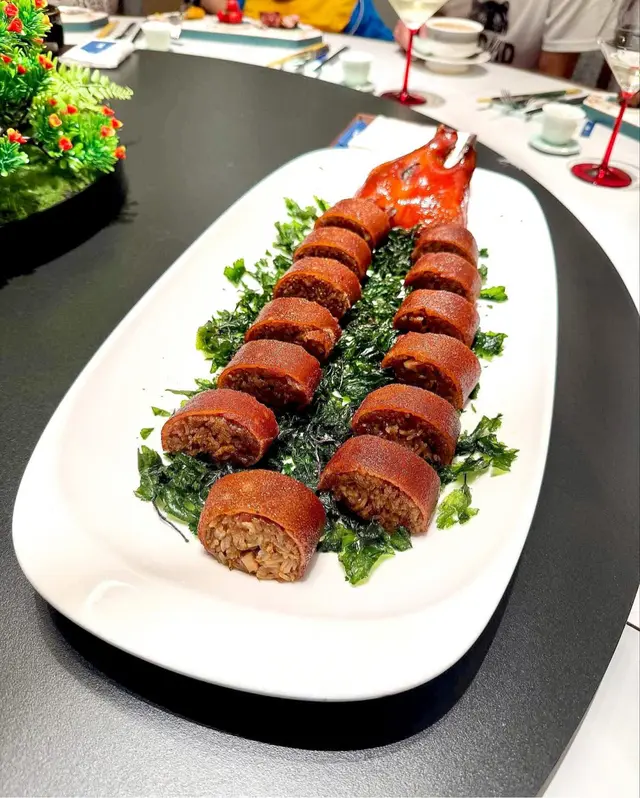 糯米釀脆皮乳豬