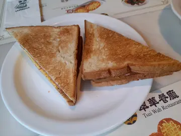 黃金炒蛋餐肉三文治